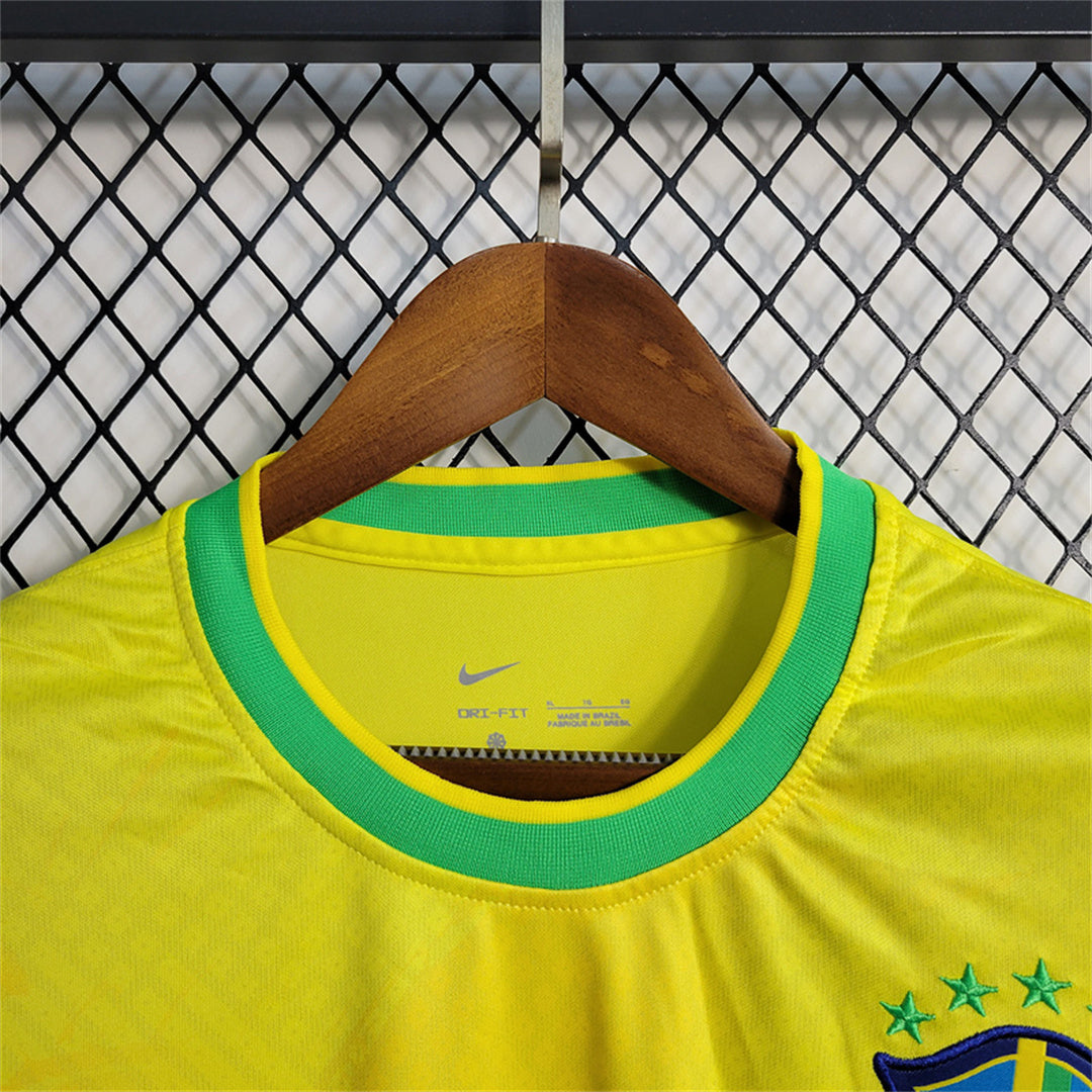 BRAZIL YELLOW PIGEON KIT - KitCulture©