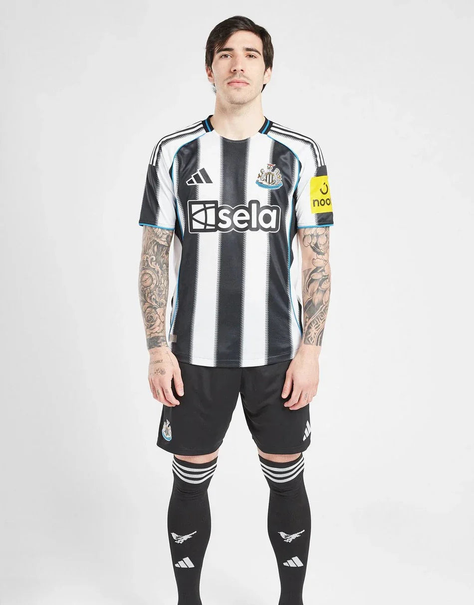 NEWCASTLE UNITED FC 2025/26 HOME KIT - KitCulture©