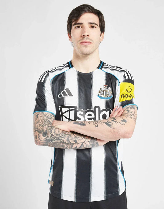 NEWCASTLE UNITED FC 2025/26 HOME KIT - KitCulture©