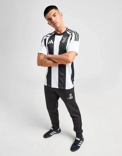 JUVENTUS 2024/25 HOME SHIRT - KitCulture©